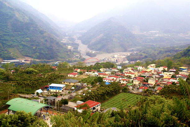 【穿越琉璃吊橋，走進望鄉開門見玉山】～原鄉之旅《※歡迎團體包團隨時出發!》